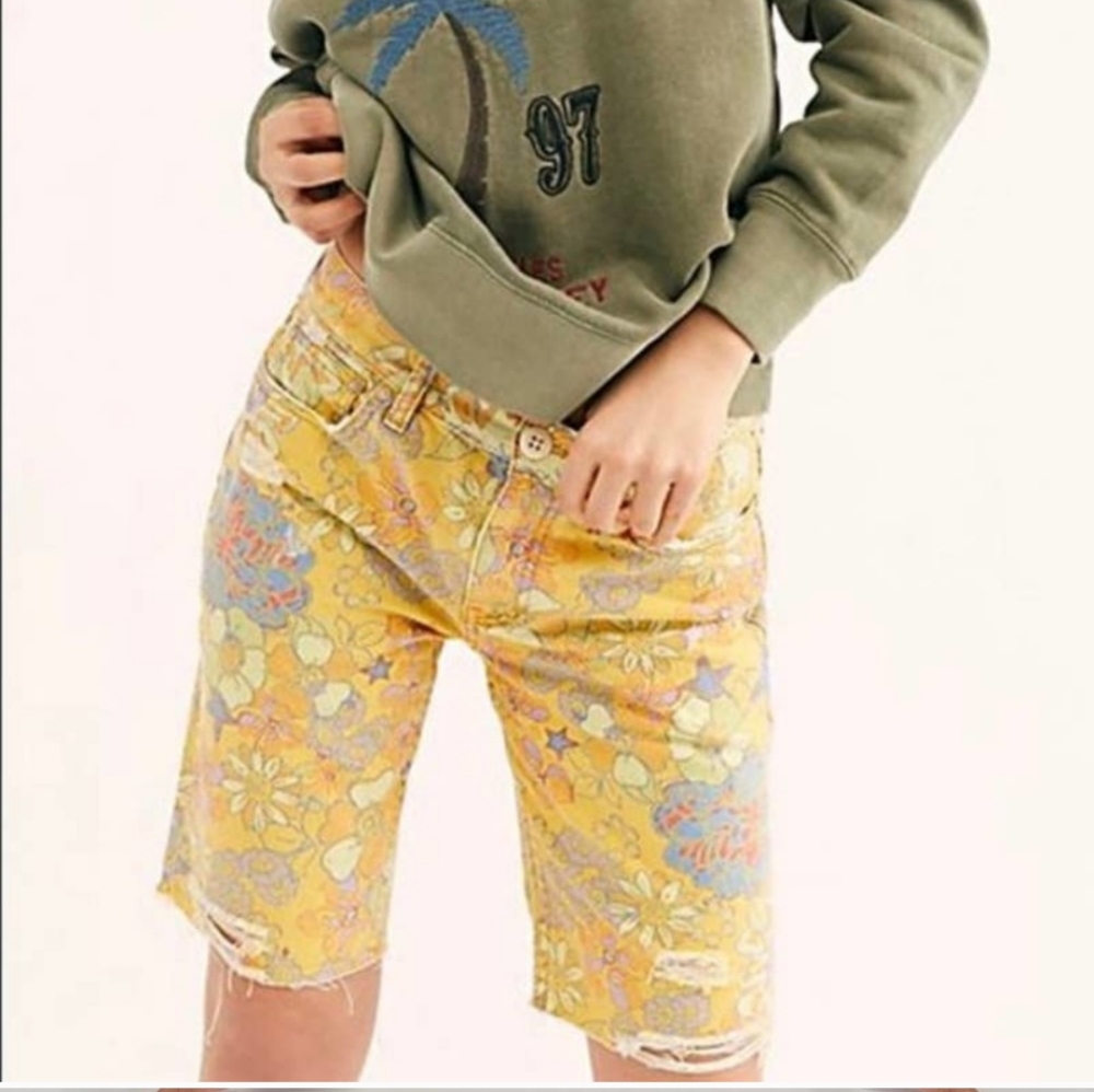 Free People Women's Alani Raw Hem Printed Cutoff Bermuda Shorts. Size 25.